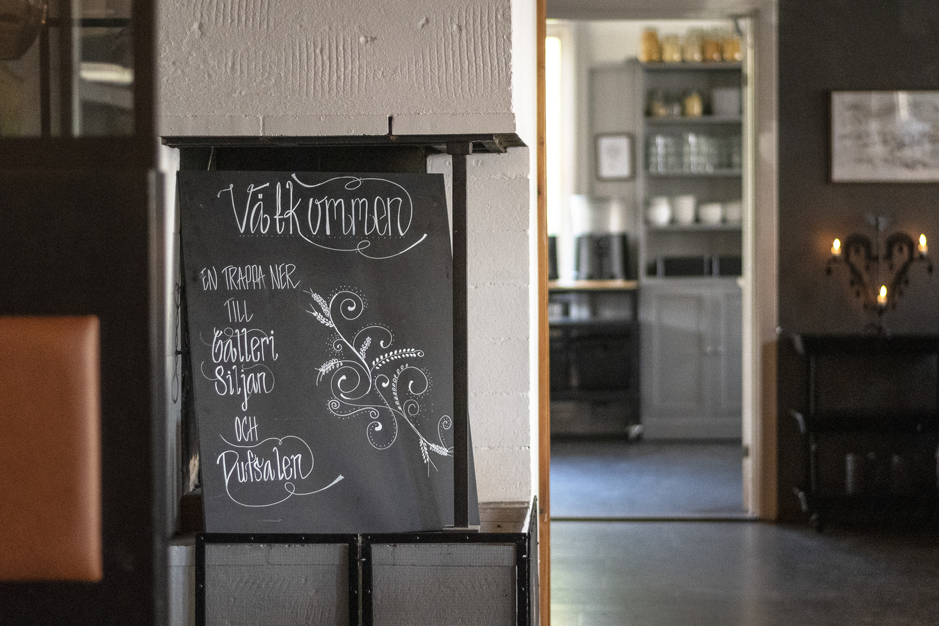 Välkomstskylt på Siljans konditori.