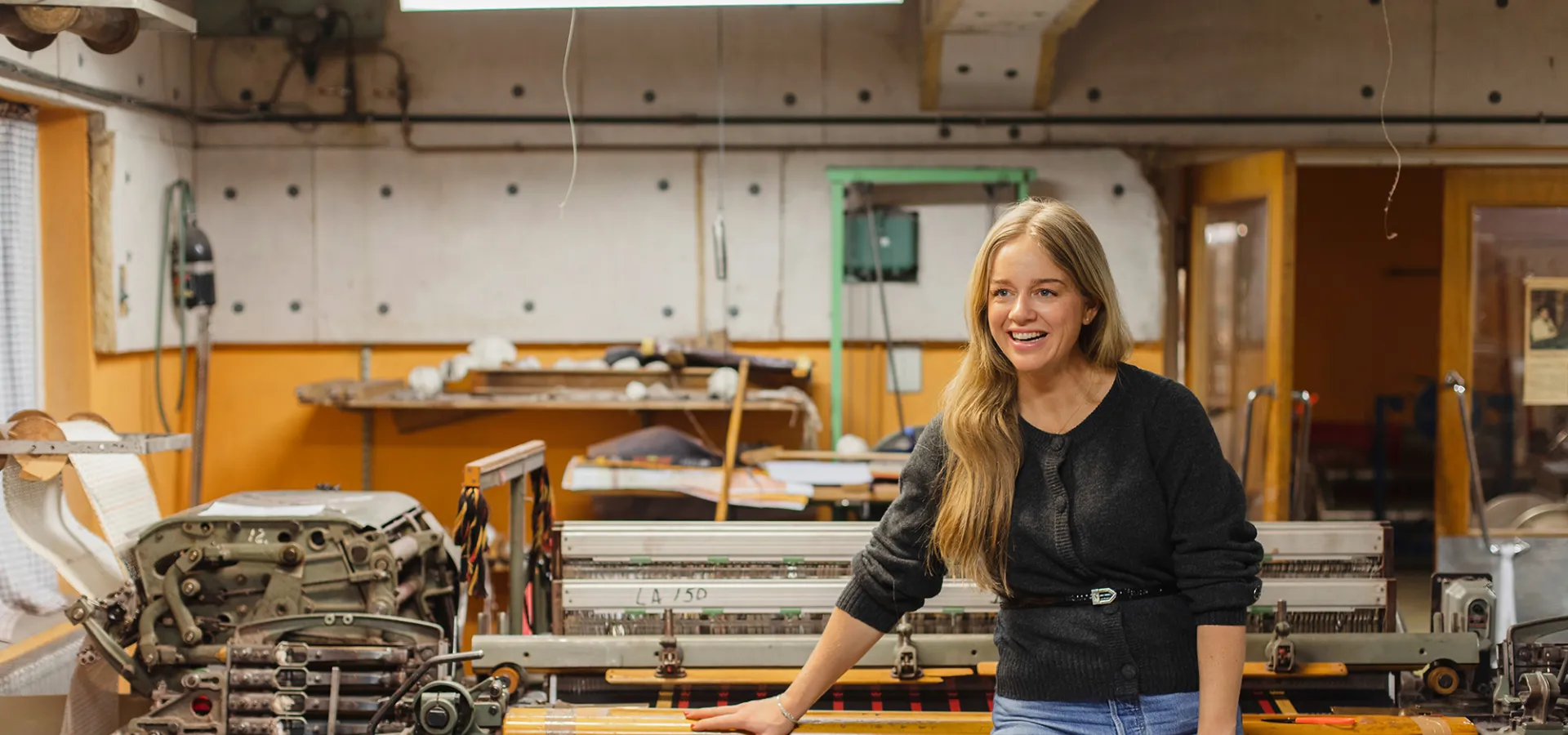 Ebba von Sydow på Insjöns väveri.