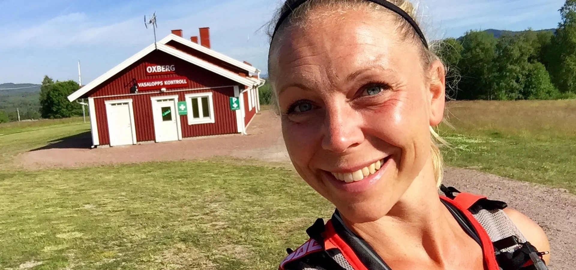 Helena Olmås vid Vasaloppskontrollen i Oxberg.