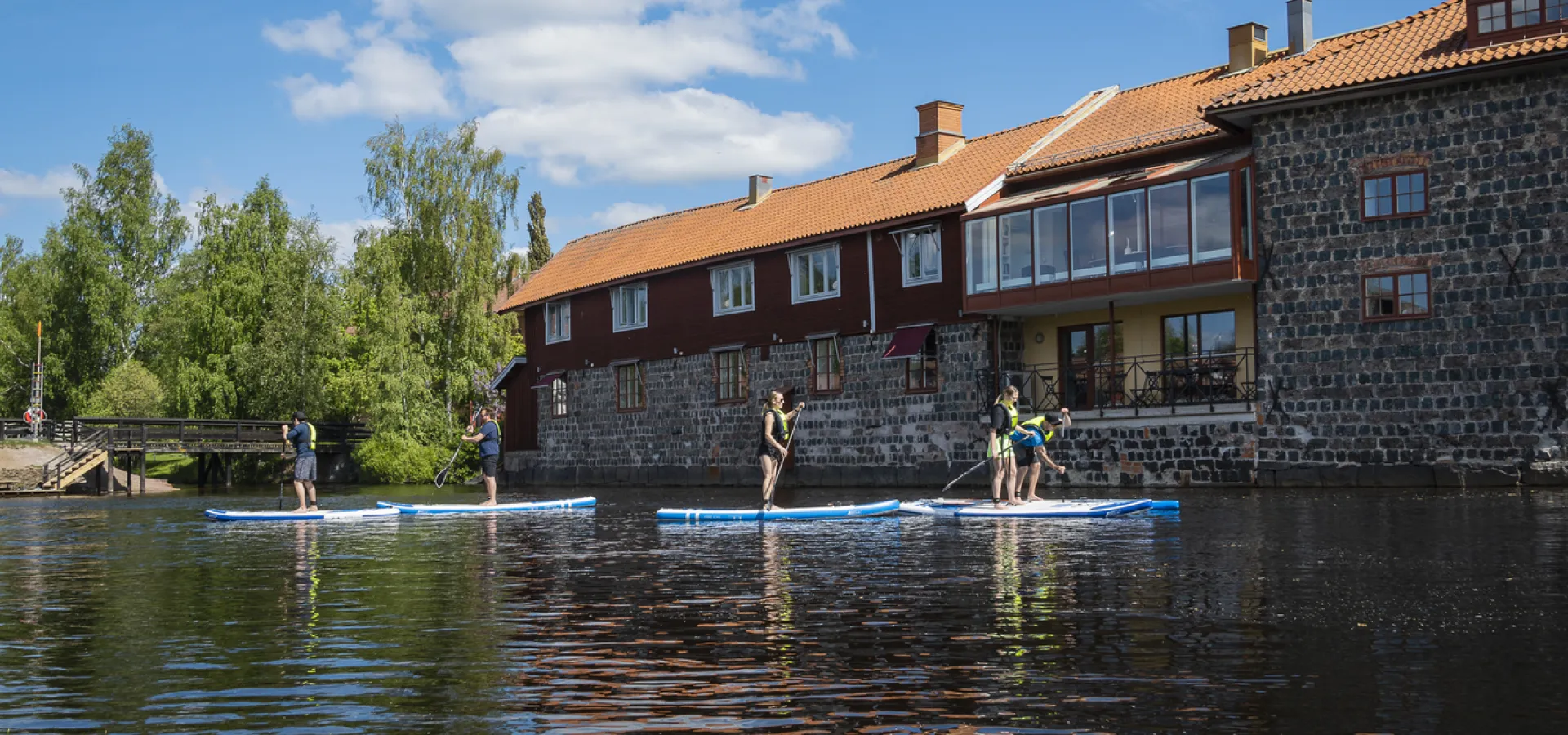 Paddla SUP mitt i centrala Falun, i Världsarvet Falun.