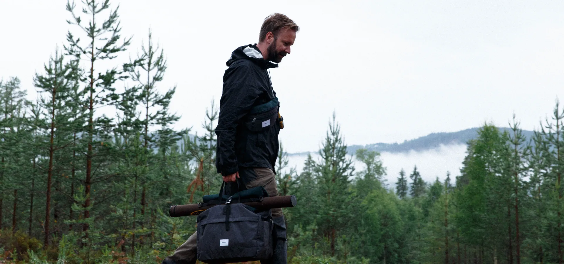 Sebastian Westin i skogen.