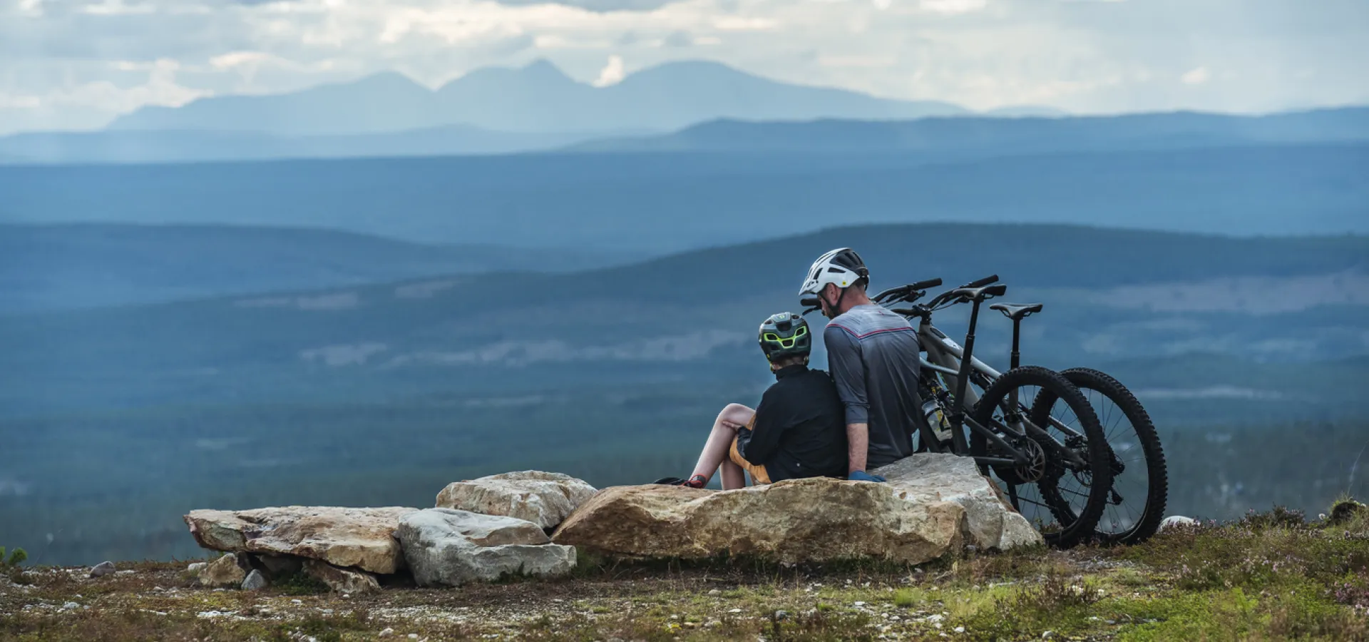 Cyklister i fjällen på Idre Fjäll.