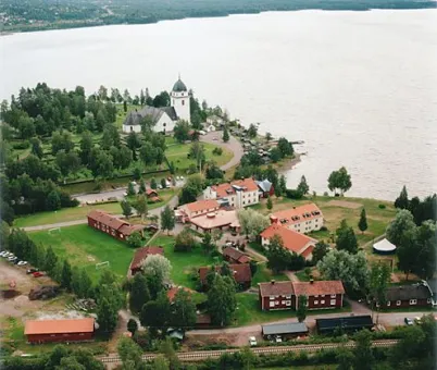 Aerial view of the Stiftsgården and the church.